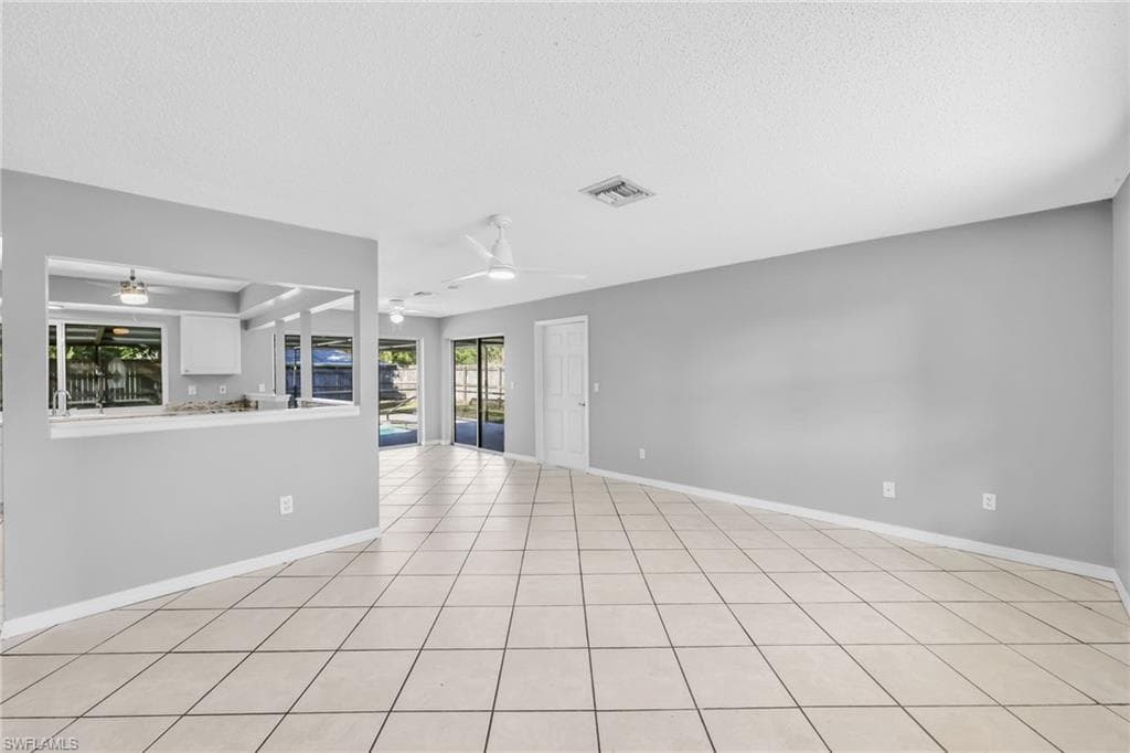 1391 Sourwood CT-2