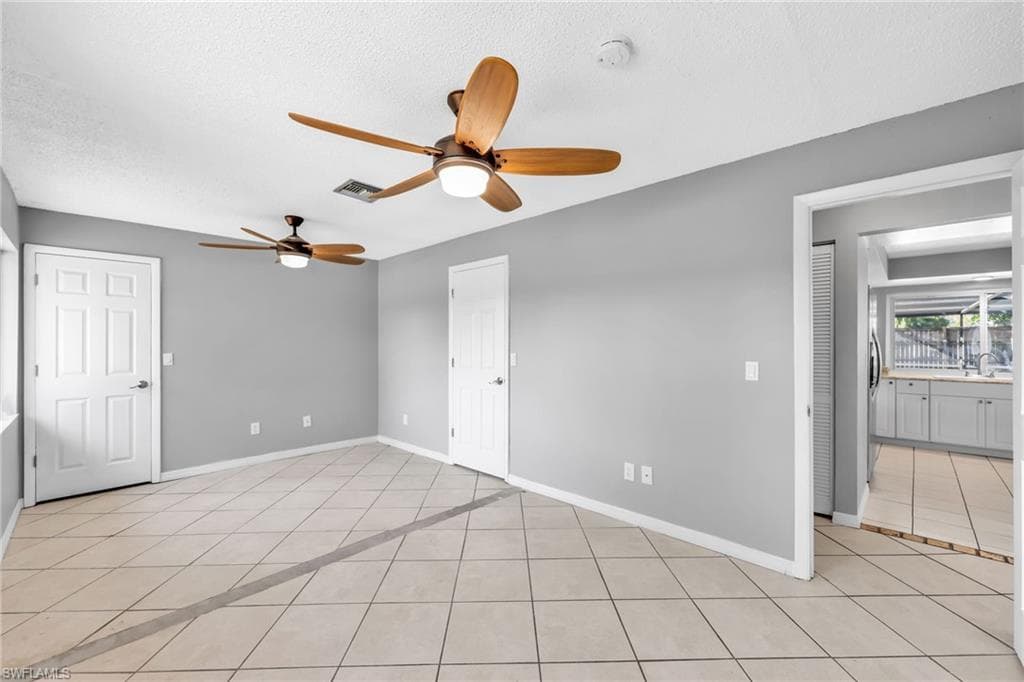 1391 Sourwood CT-17