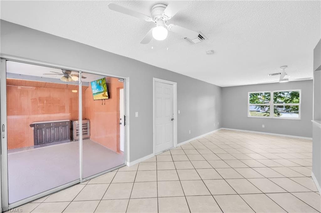 1391 Sourwood CT-10