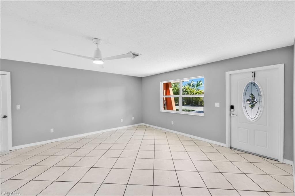 1391 Sourwood CT-3