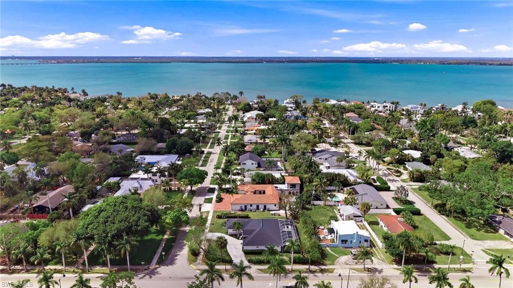 1377 Coconut DR-45