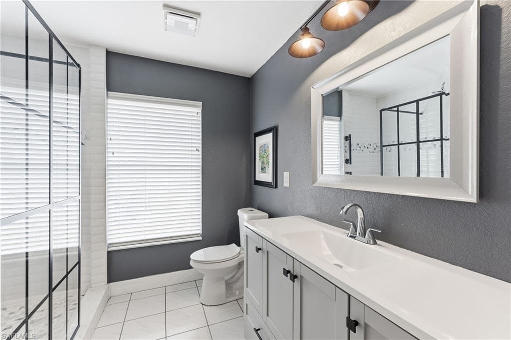 1377 Coconut DR-29