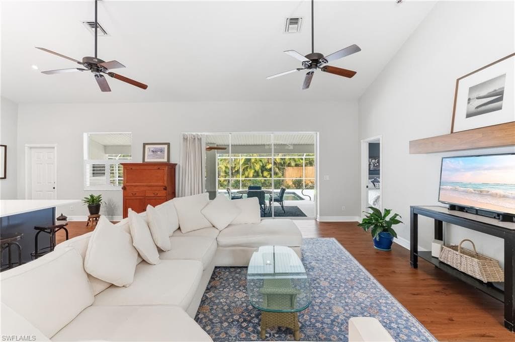 1377 Coconut DR-13