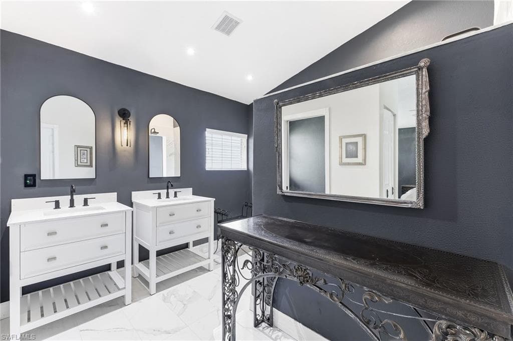 1377 Coconut DR-24