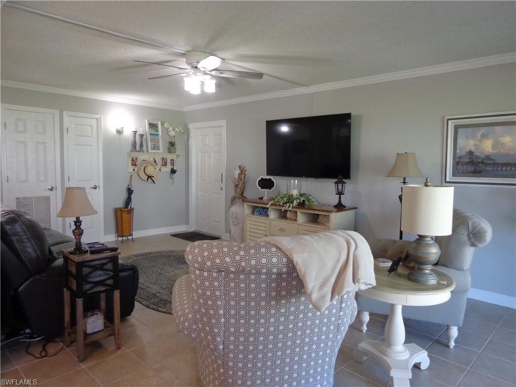3390 N Key DR 2-8