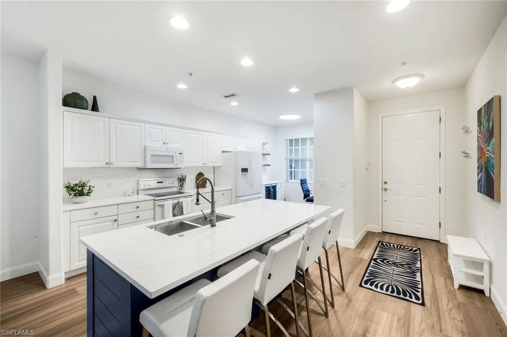 4843 Hampshire CT 105-4