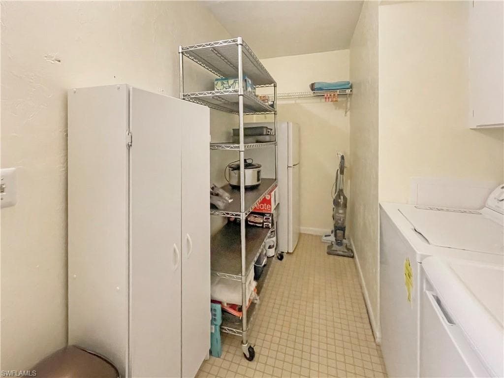 4070 Looking Glass LN 3101-15