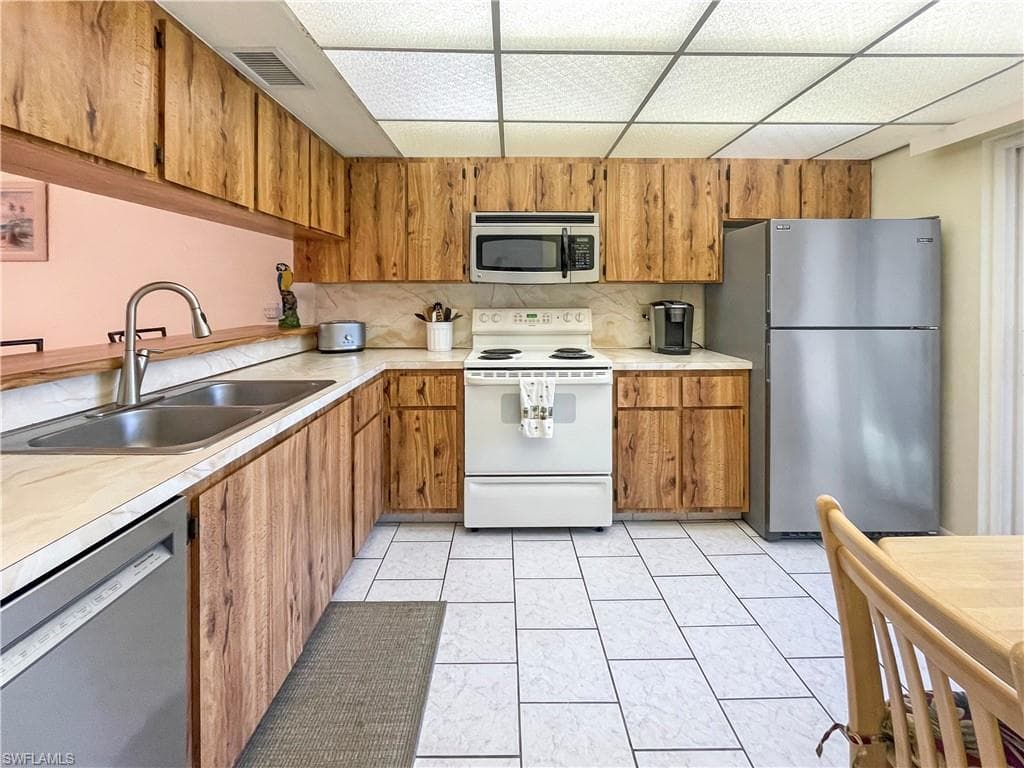 4070 Looking Glass LN 3101-4