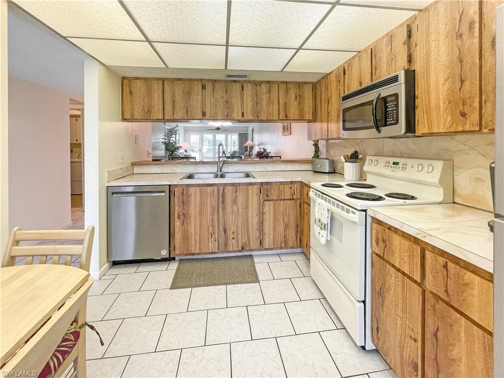 4070 Looking Glass LN 3101-3
