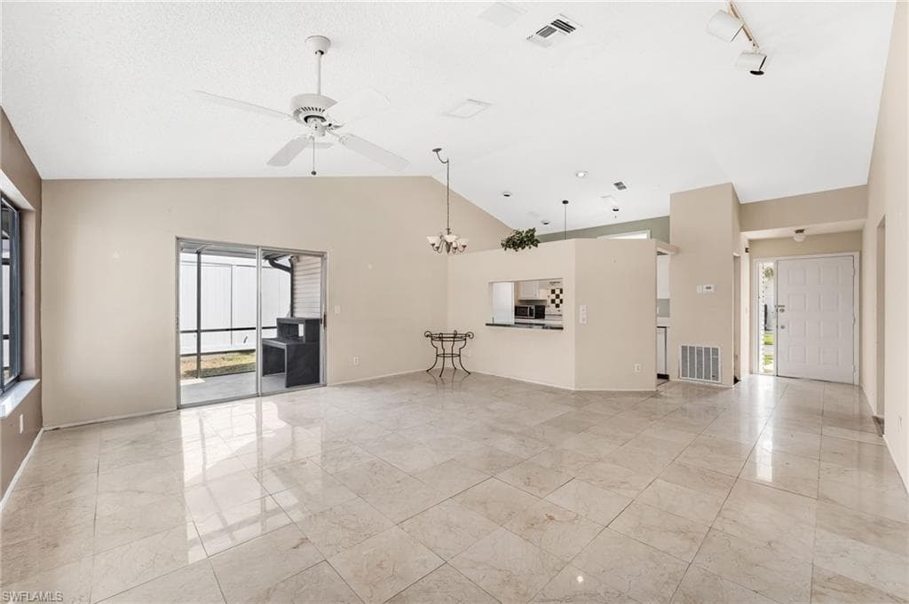 5581 Longleaf DR-15