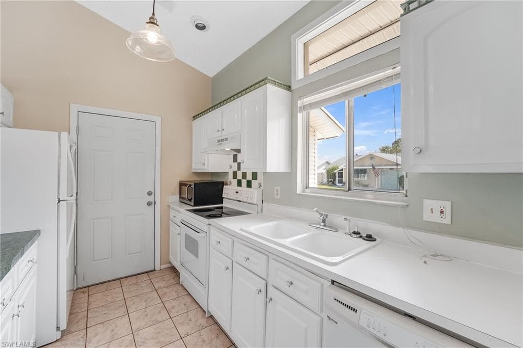 5581 Longleaf DR-2