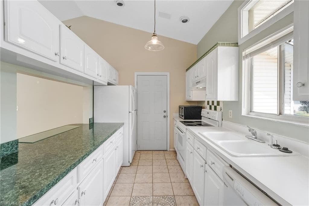 5581 Longleaf DR-4