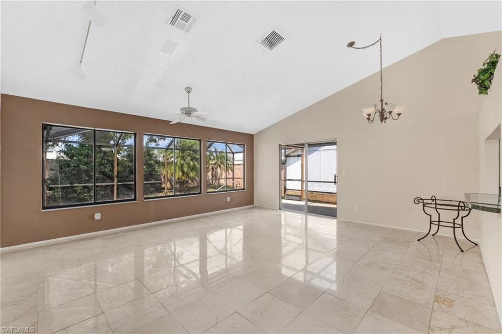 5581 Longleaf DR-14