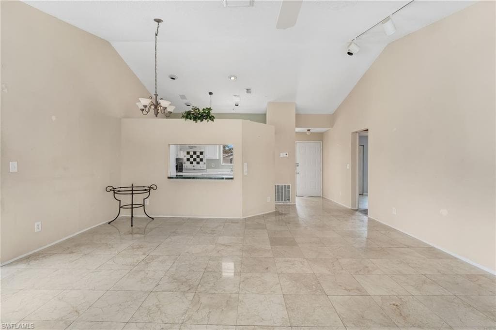 5581 Longleaf DR-18