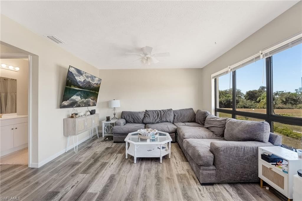 12498 Riverside DR 205-1