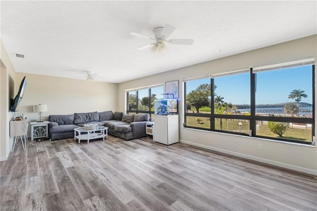 12498 Riverside DR 205-15