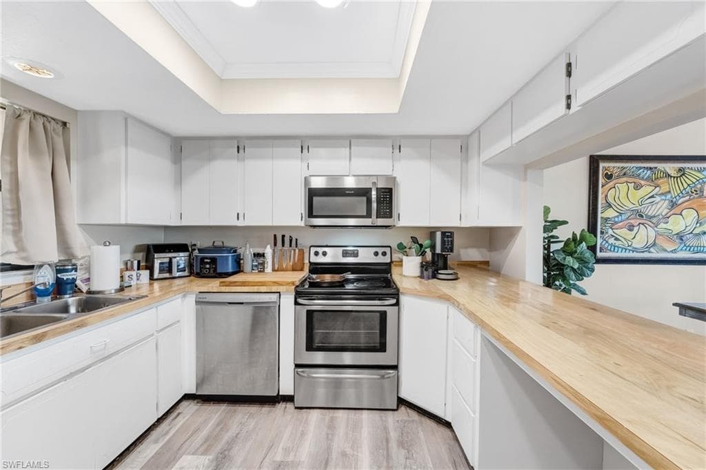 12498 Riverside DR 205-6