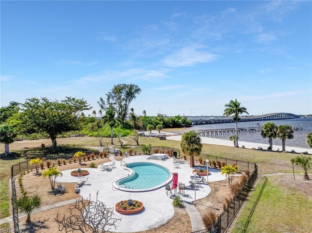 12498 Riverside DR 205-35