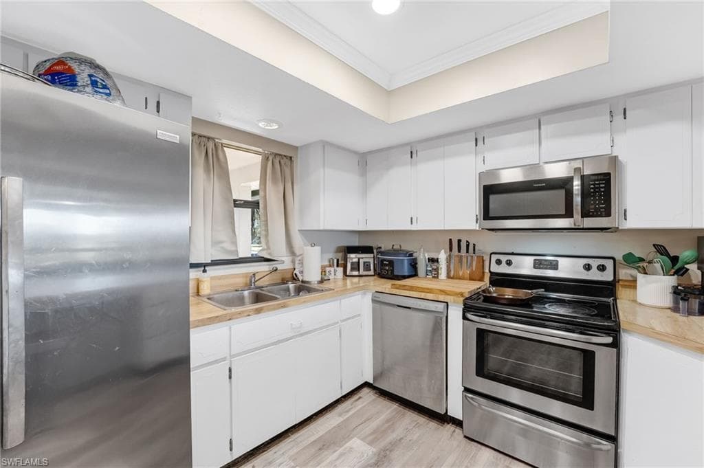 12498 Riverside DR 205-8