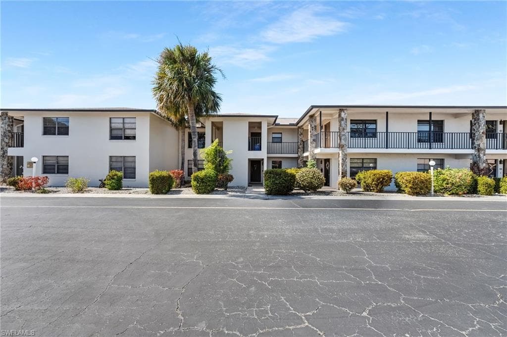 12498 Riverside DR 205-33