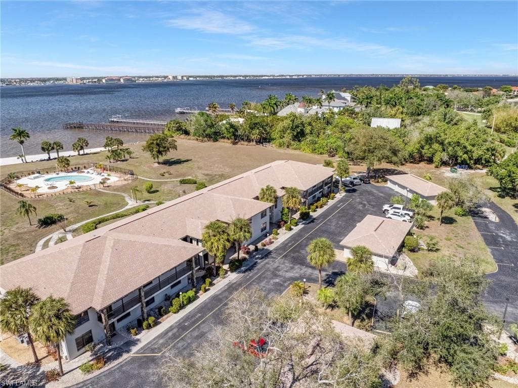 12498 Riverside DR 205-37