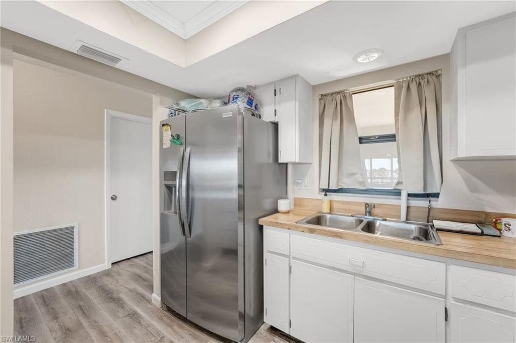 12498 Riverside DR 205-7