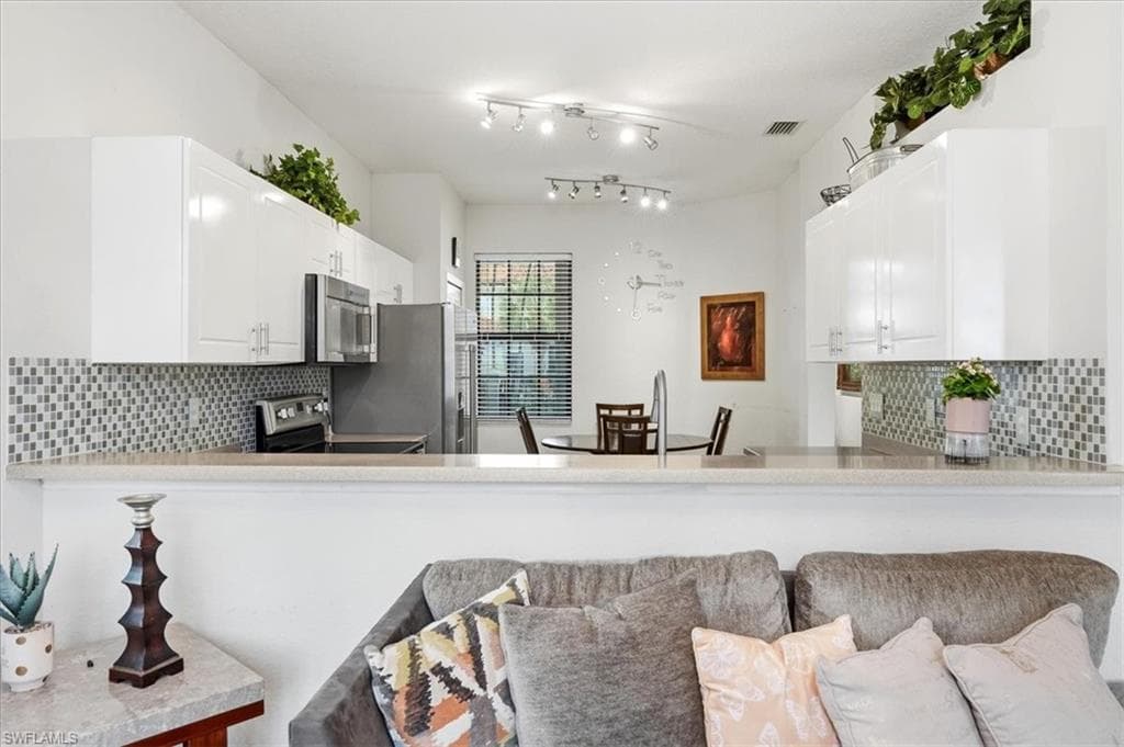 7576 Bristol CIR-8