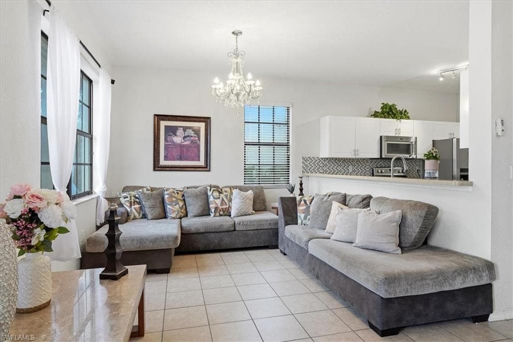 7576 Bristol CIR-7