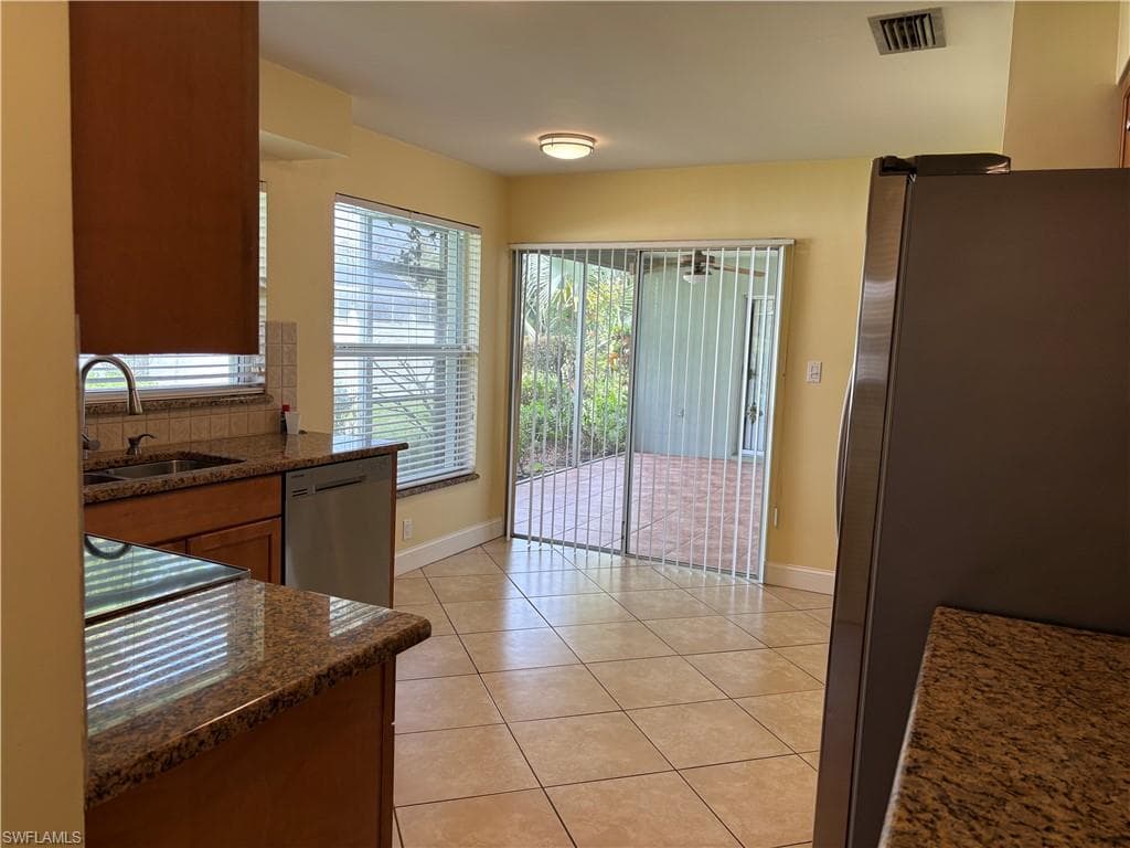 5652 Eichen CIR E-19