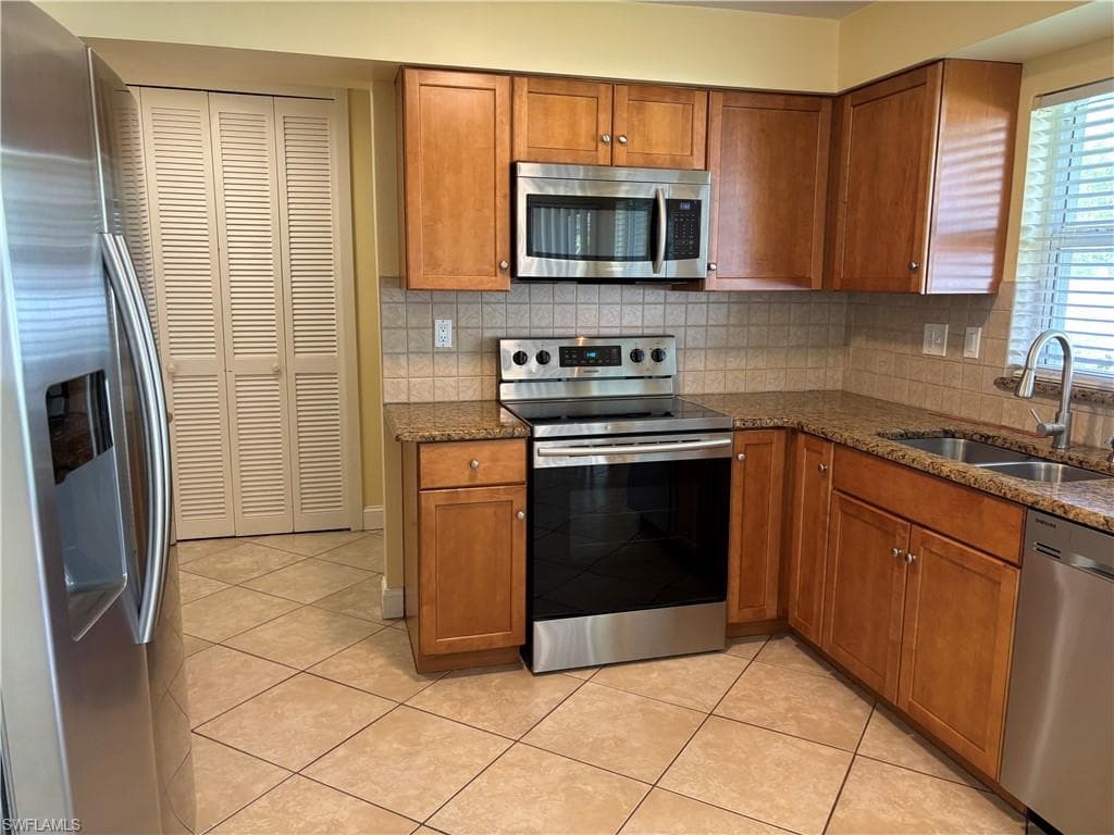 5652 Eichen CIR E-23