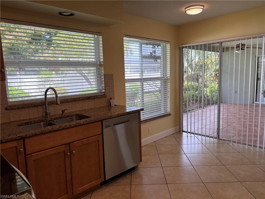 5652 Eichen CIR E-18