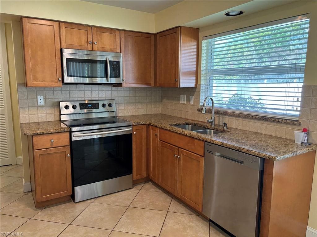 5652 Eichen CIR E-20