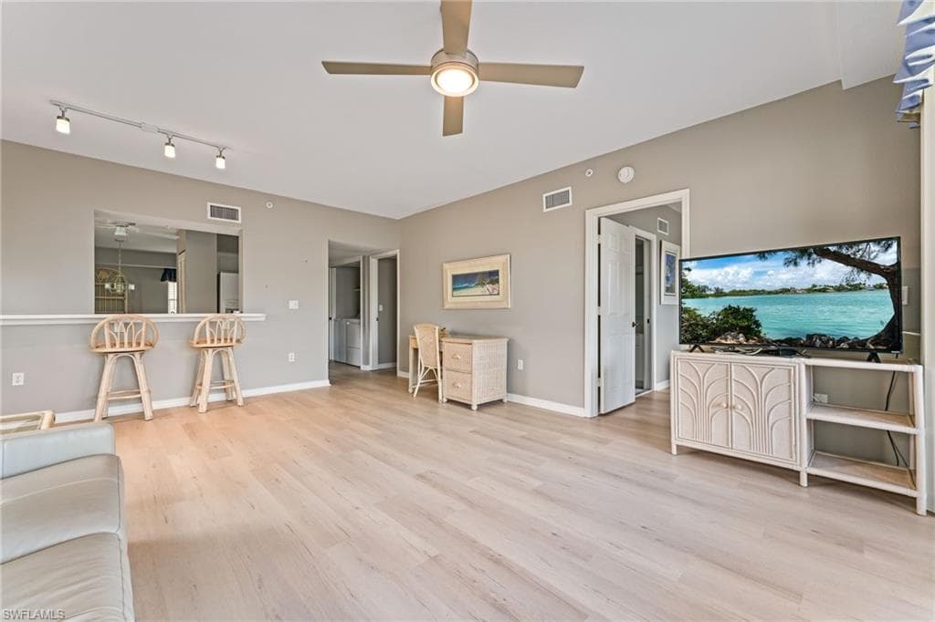 4481 Bay Beach LN 224-7