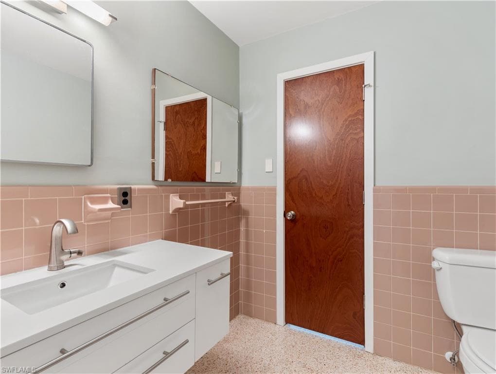3517 Stuart CT-22