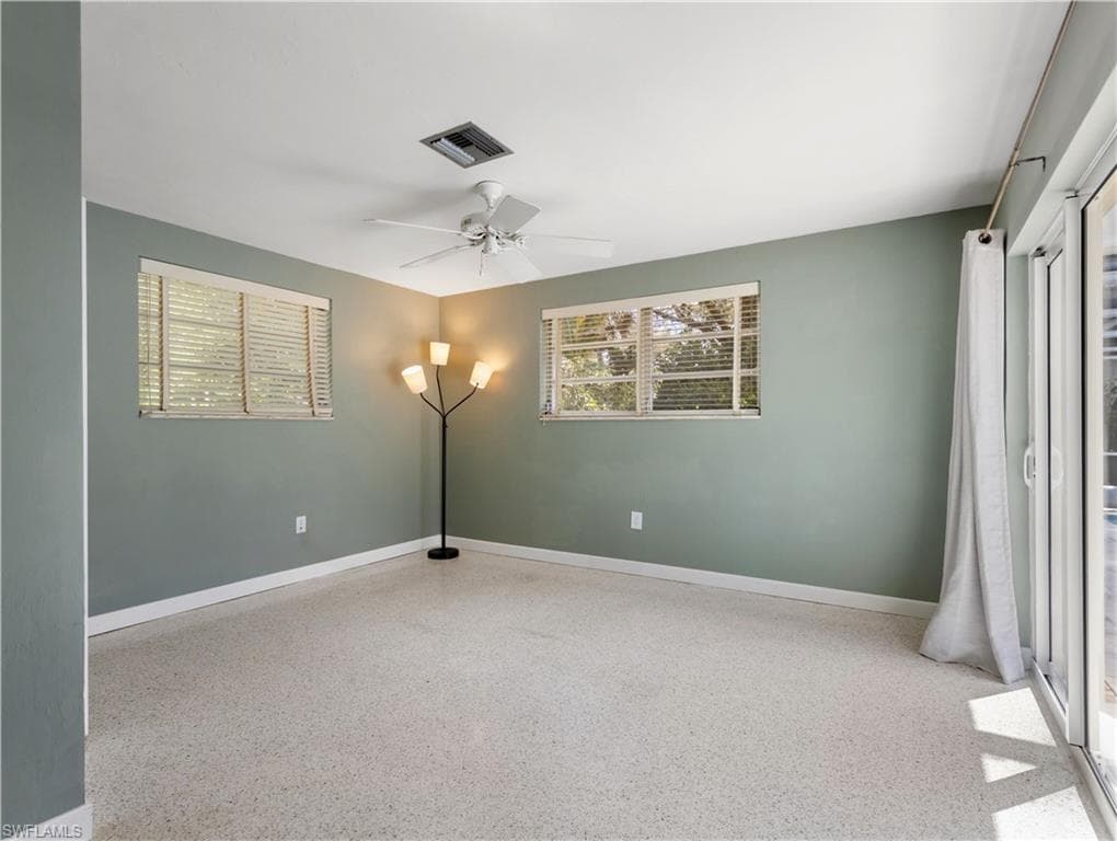 3517 Stuart CT-24