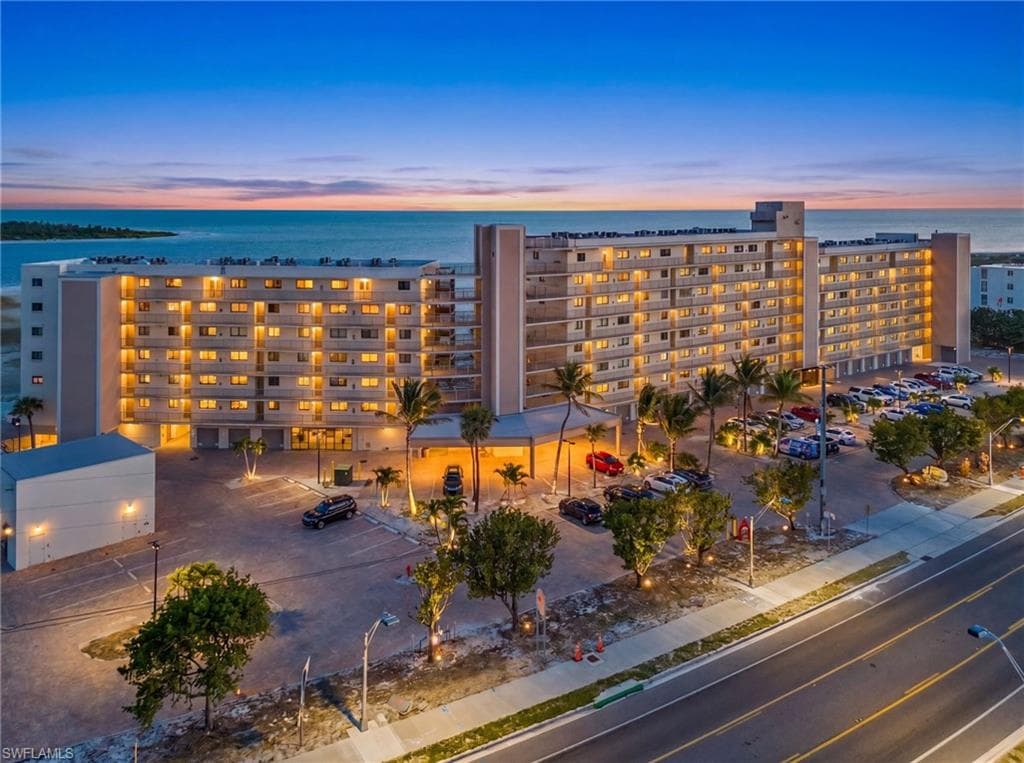 8350 Estero BLVD 322-27
