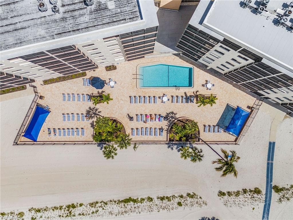8350 Estero BLVD 322-24