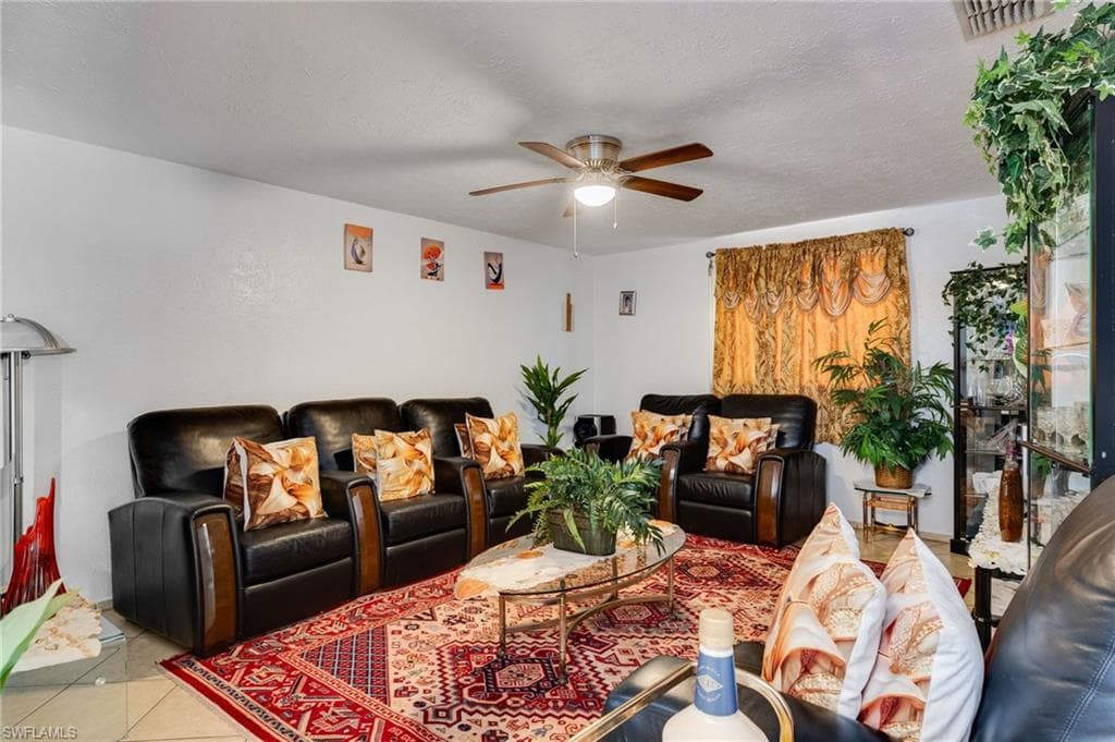 1652 Jamestown CT-12