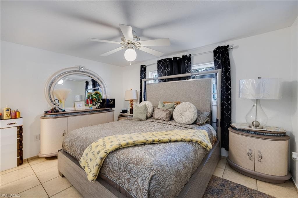 1652 Jamestown CT-11