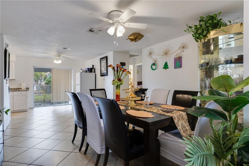 1652 Jamestown CT-4