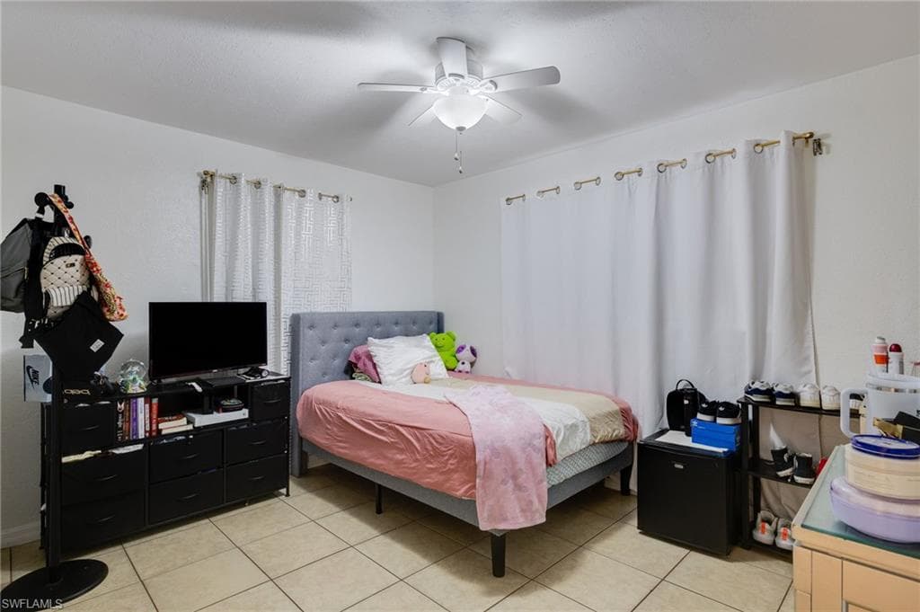 1652 Jamestown CT-8