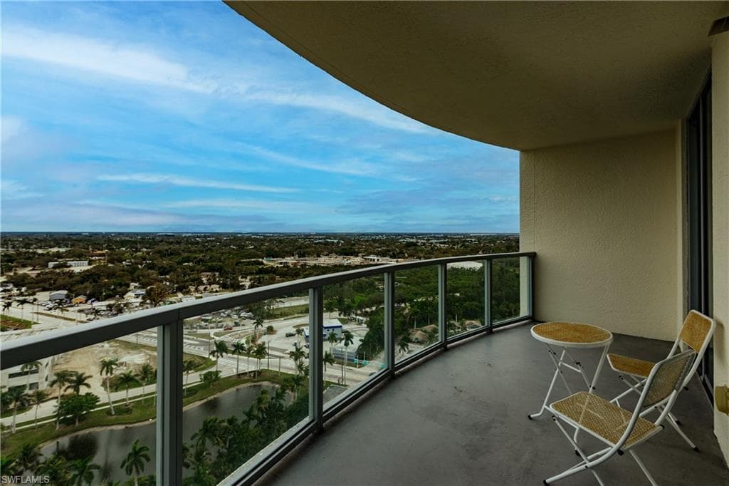 3000 Oasis Grand BLVD 2004-27