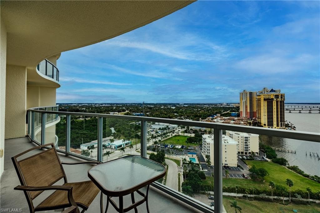 3000 Oasis Grand BLVD 2004-29