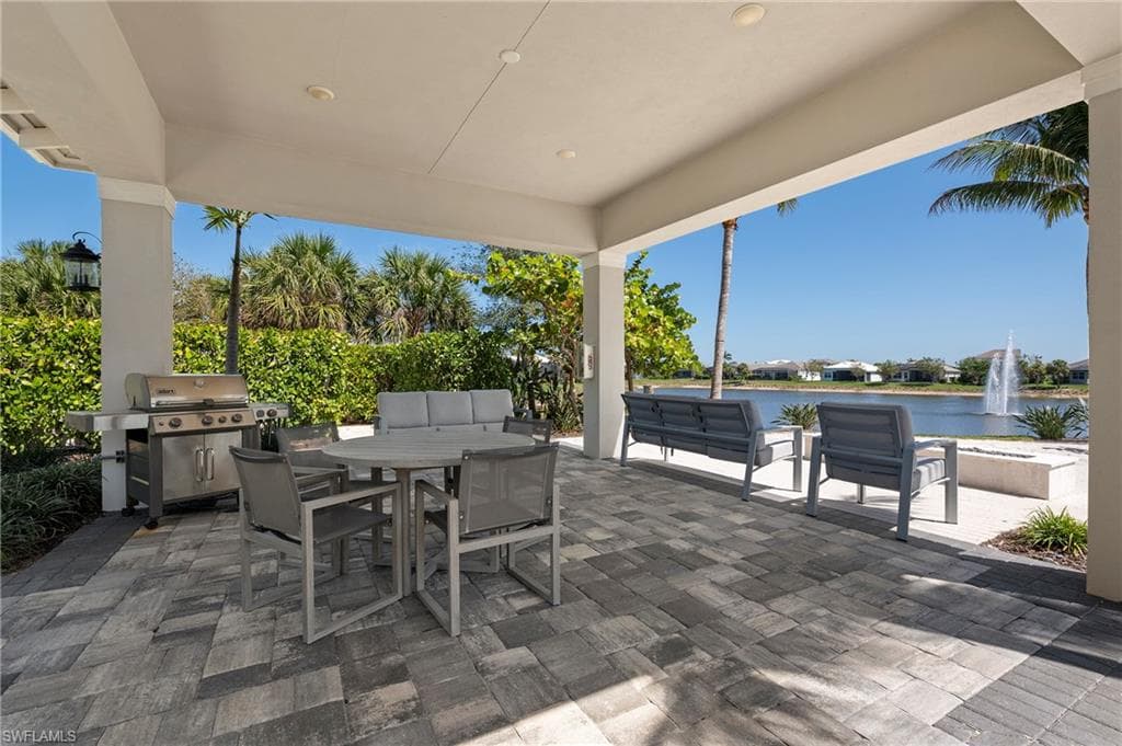 8897 Redonda DR-33