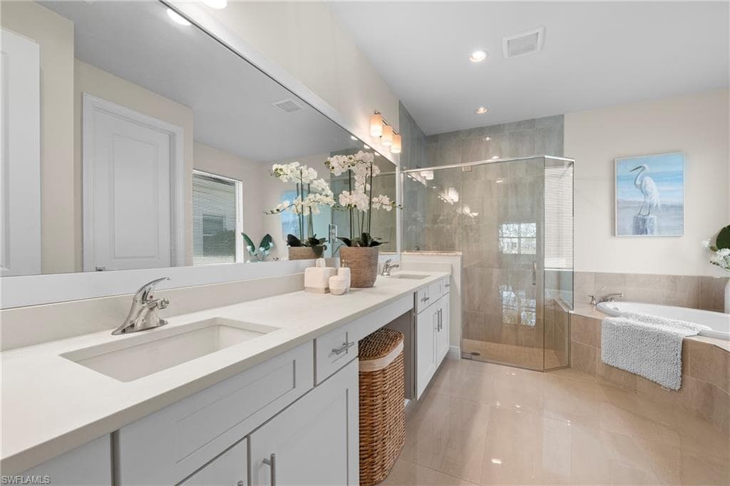 8897 Redonda DR-18