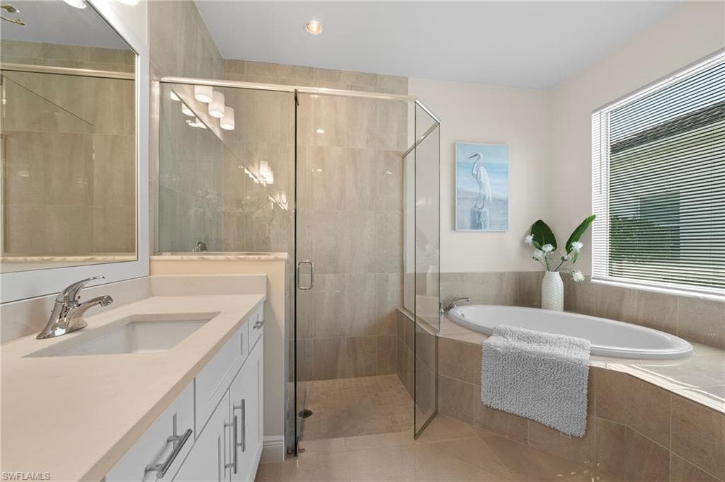 8897 Redonda DR-18