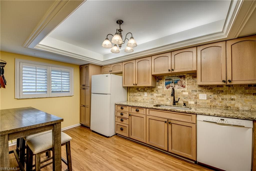6725 Winkler RD B-202-4