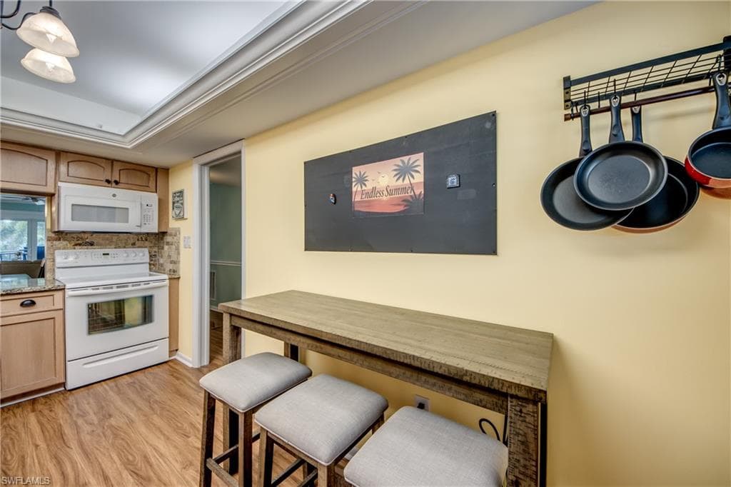 6725 Winkler RD B-202-8