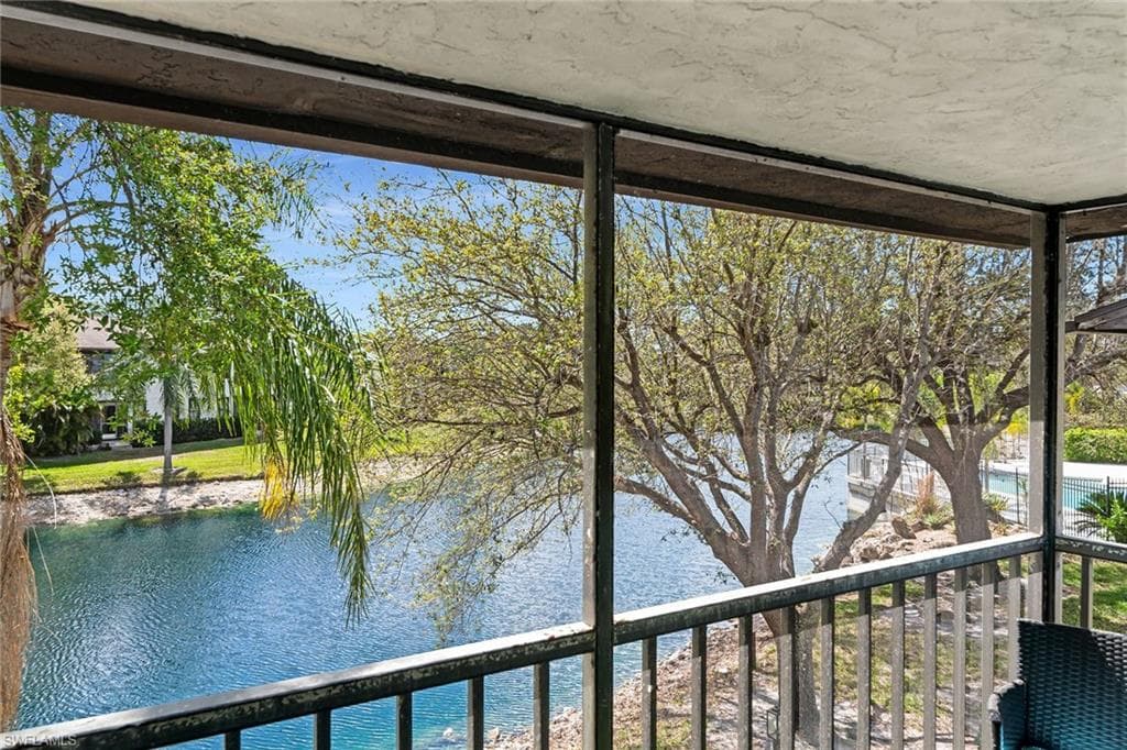 5245 Treetops DR-16