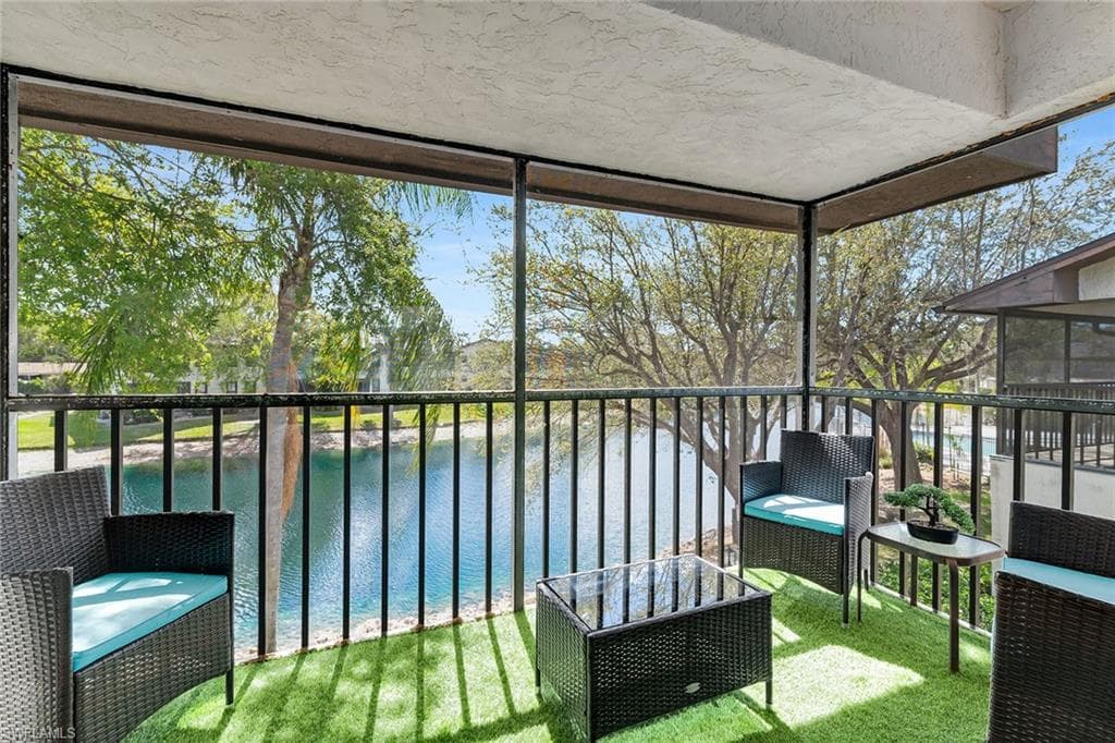5245 Treetops DR-15